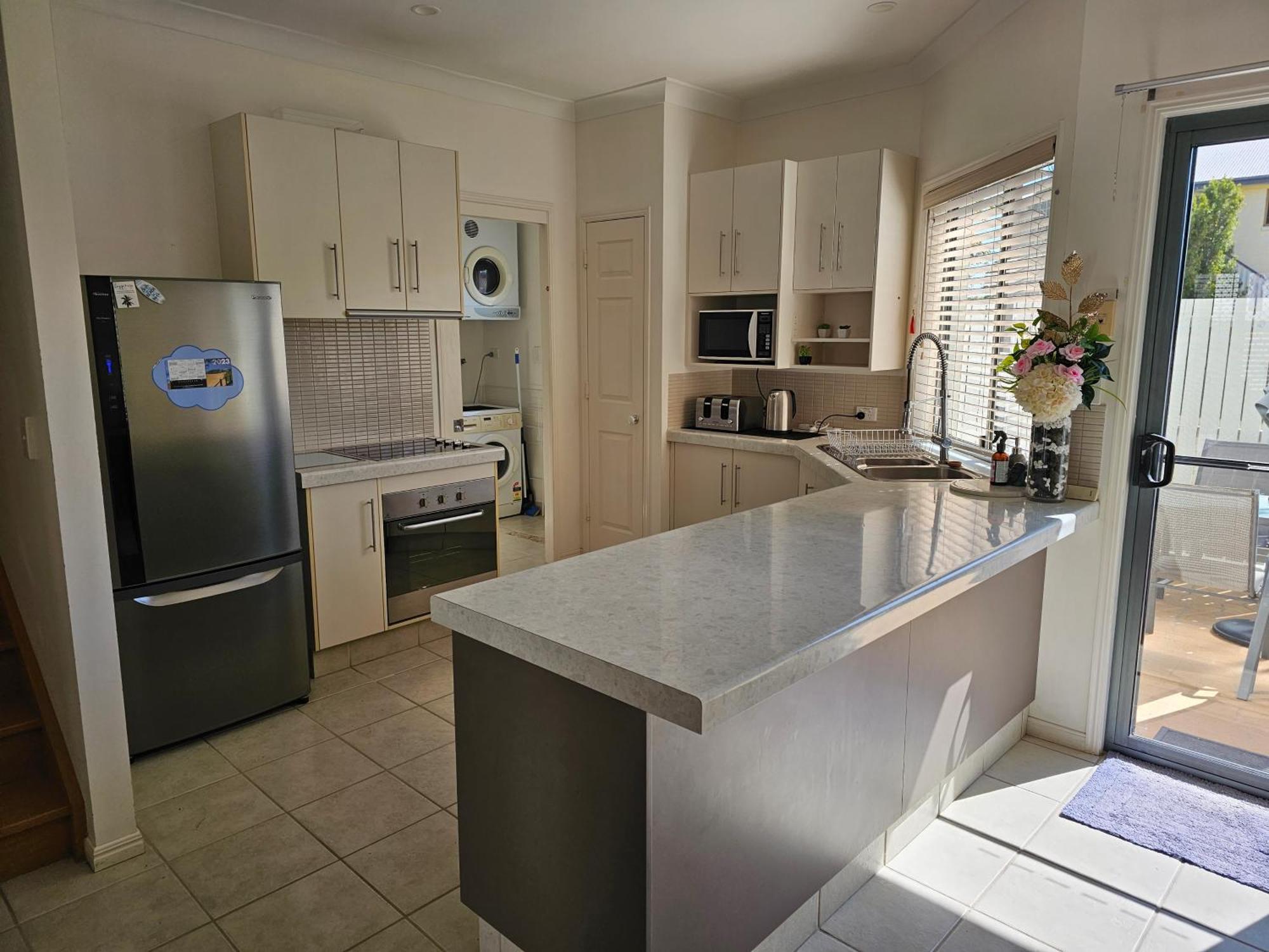 Koola Beach Apartments Bargara Εξωτερικό φωτογραφία