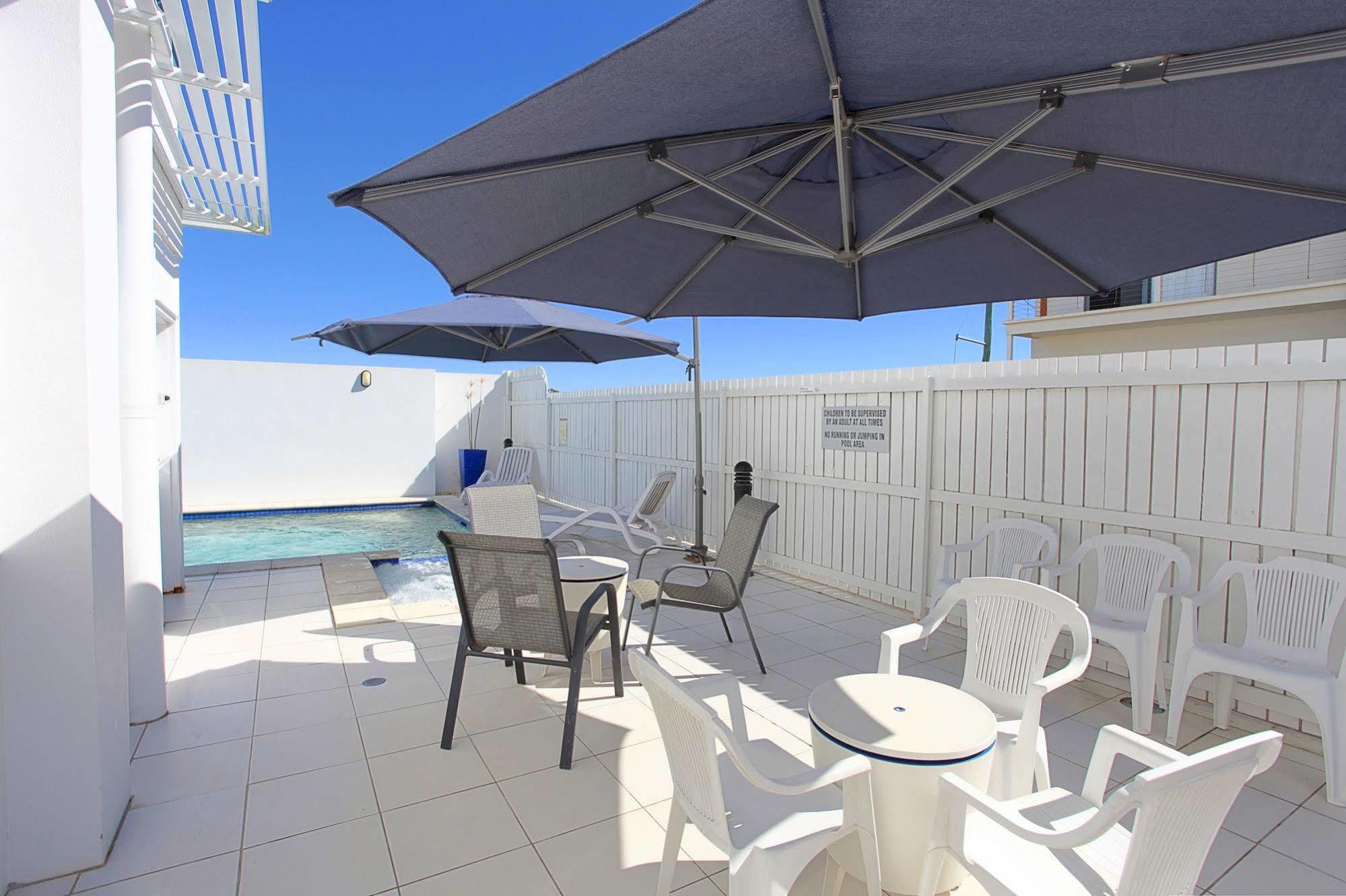 Koola Beach Apartments Bargara Εξωτερικό φωτογραφία